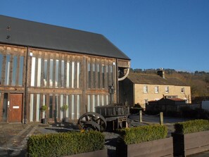 Exterior - 3 Bed in Bakewell (oc-53896) (Bakewell)