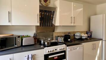 House, 1 Bedroom (Selden Lodge) | Private kitchen | Fridge, cookware/dishes/utensils