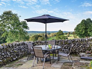Outdoor dining - 2 Bed in Buxton (oc-54216) (Hartington)