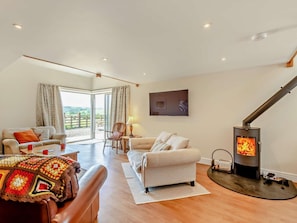 TV, fireplace - 4 Bed in Carnforth (oc-54457) (Burrow-with-Burrow)