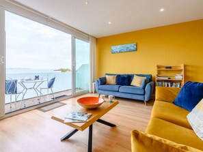 TV - 3 Bed in Brixham (oc-bx004) (Brixham)