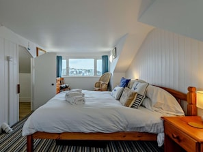 3 bedrooms, travel cot, free WiFi, bed sheets - 3 Bed in Brixham (oc-bx014) (Brixham)