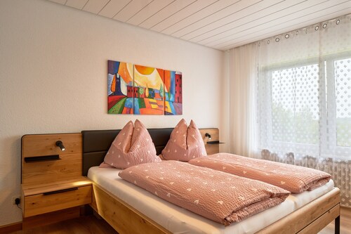 Apartment “Vacation in Schönwald” Mountain View, Balcony, Wi-Fi, Bright, High-Quality Amenities