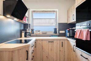 Kaffetrakter/tekoker, kjøleskap, mikrobølgeovn og ovn