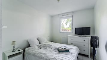 WiFi, bed sheets