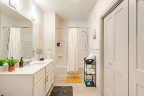 Condo, 1 phòng ngủ, phù hợp cho người khuyết tật, hút thuốc | Phòng tắm