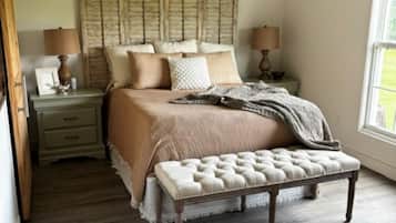 2 bedrooms, iron/ironing board, internet, bed sheets