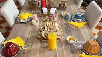 Free daily continental breakfast