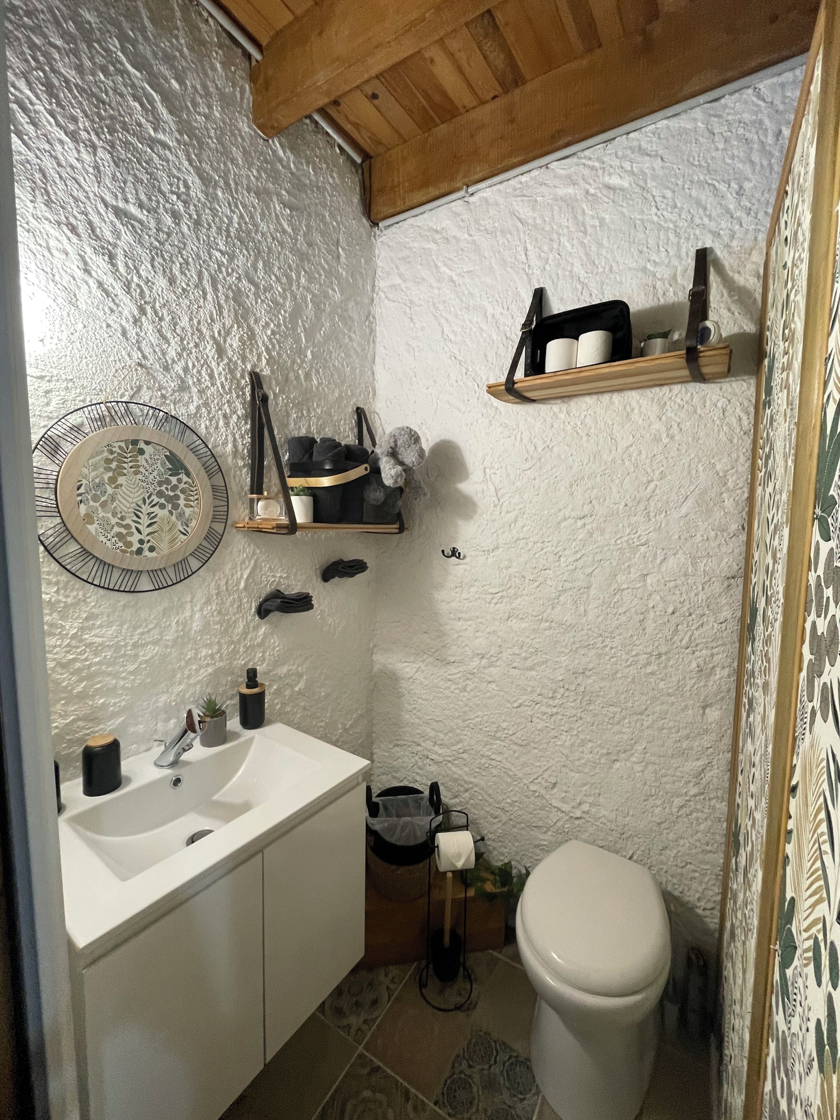 Comfort Room, Garden View