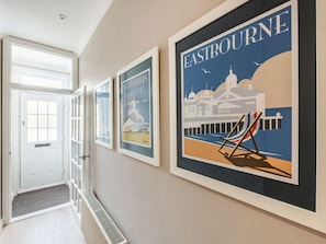 Interior - 3 Bed in Eastbourne (oc-ehc01) (Eastbourne)