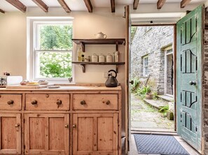 Interior - 3 Bed in Lampeter (oc-55308) (Ciliau Aeron)
