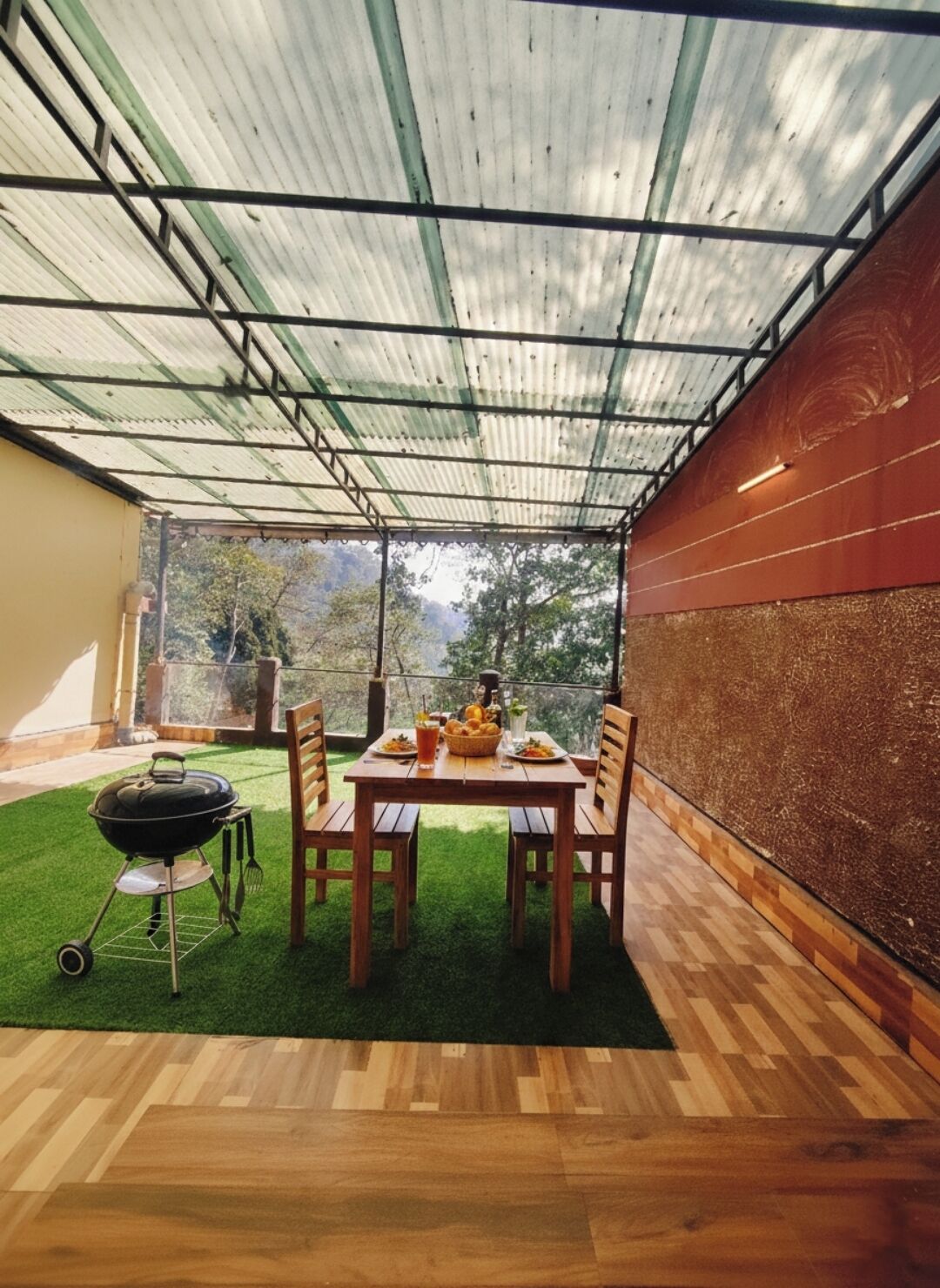 Superior studio, balkon, uitzicht op bergen | Buiten dineren