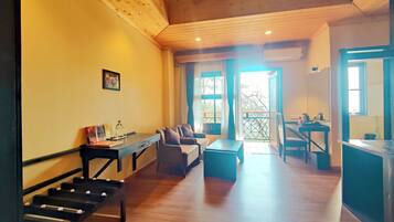 Doppia Luxury, balcone, vista montagna | Area soggiorno