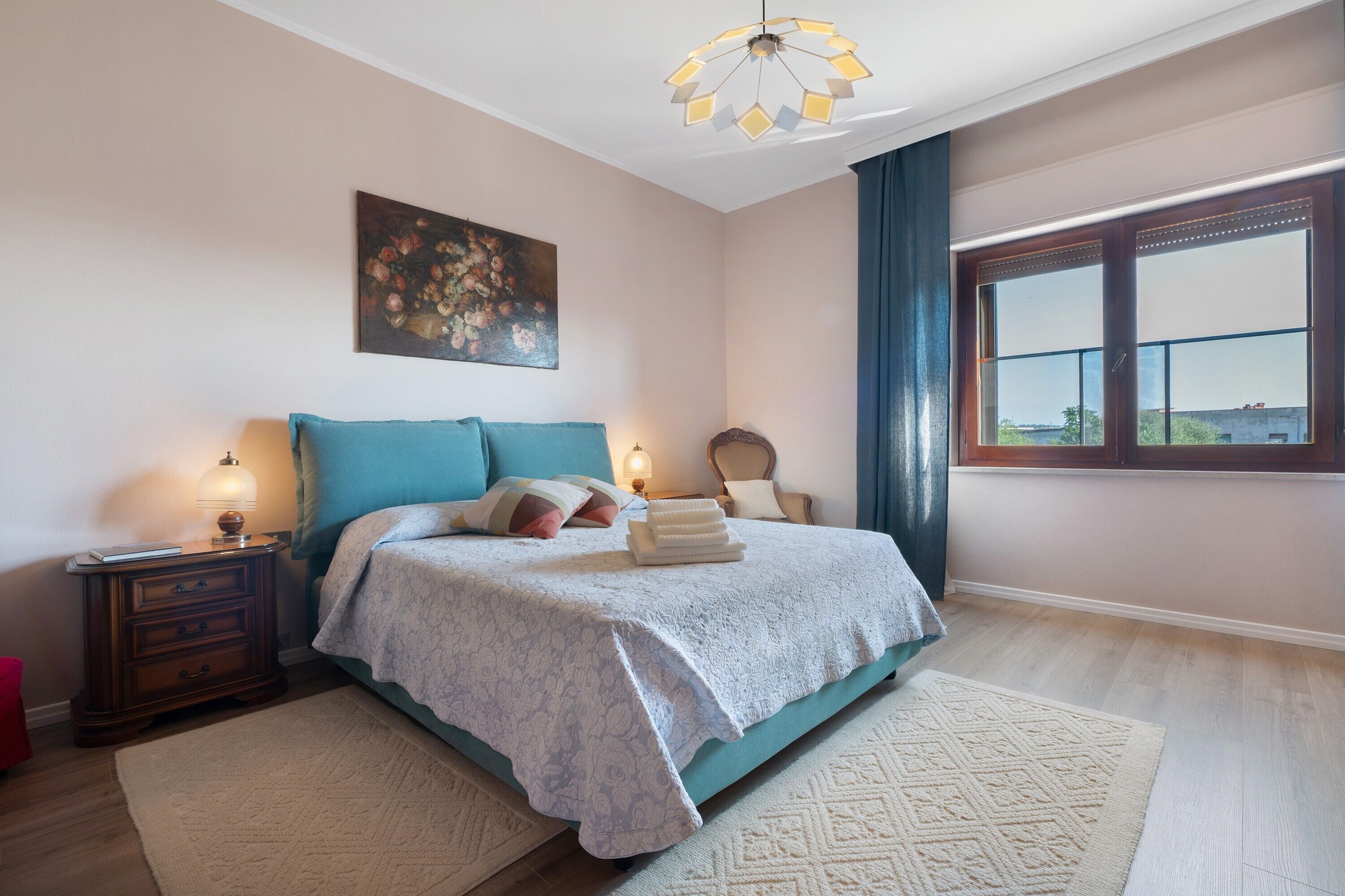 3 slaapkamers, een strijkplank/strijkijzer, beddengoed