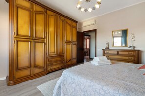 3 Schlafzimmer, Bügeleisen/Bügelbrett, Bettwäsche