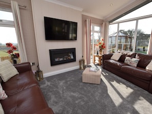 TV - 2 Bed in Kilmacolm (oc-55854) (Kilmacolm)