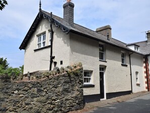 Exterior - 2 Bed in Penmaenmawr (oc-56081) (Penmaenmawr)