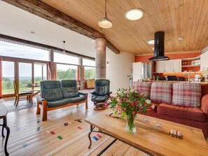 TV, fireplace - 3 Bed in Kinross (oc-55935) (Kinross)