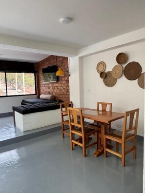 Dining - Kaza Living Usaquén (Usaquen)