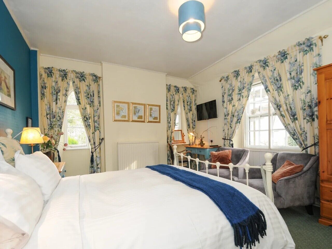 4 bedrooms