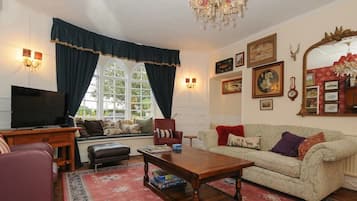 5 bedrooms
