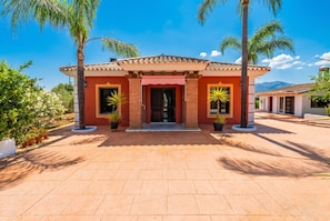 Exterior - Cubo's Los Naranjos Rural House / Private pool / Air conditioning / BBQ / Free Wi-Fi (Coín)