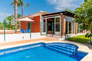 Pool - Cubo's Los Naranjos Rural House / Private pool / Air conditioning / BBQ / Free Wi-Fi (Coín)