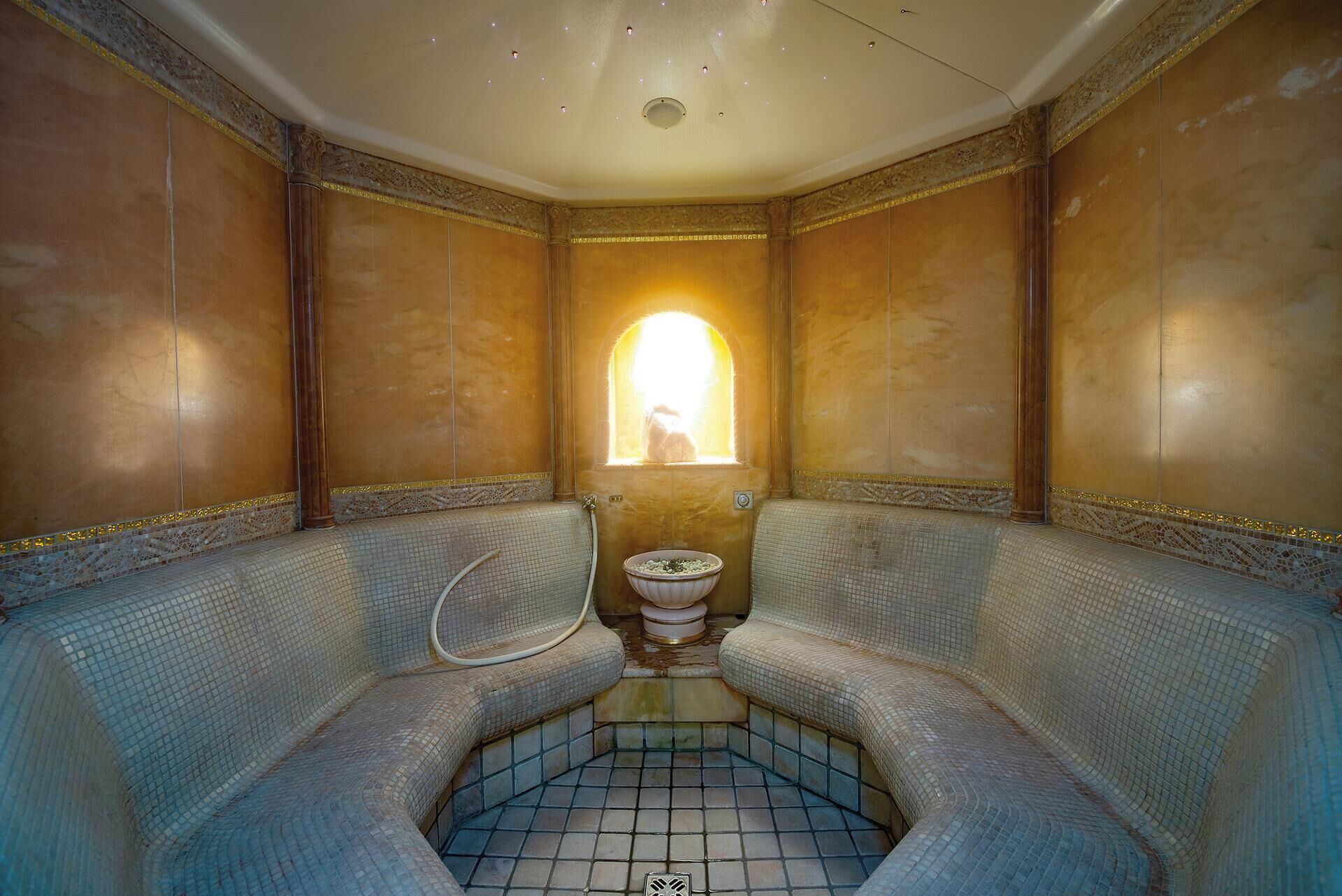 Sauna seca, banheira de hidromassagem, sauna a vapor