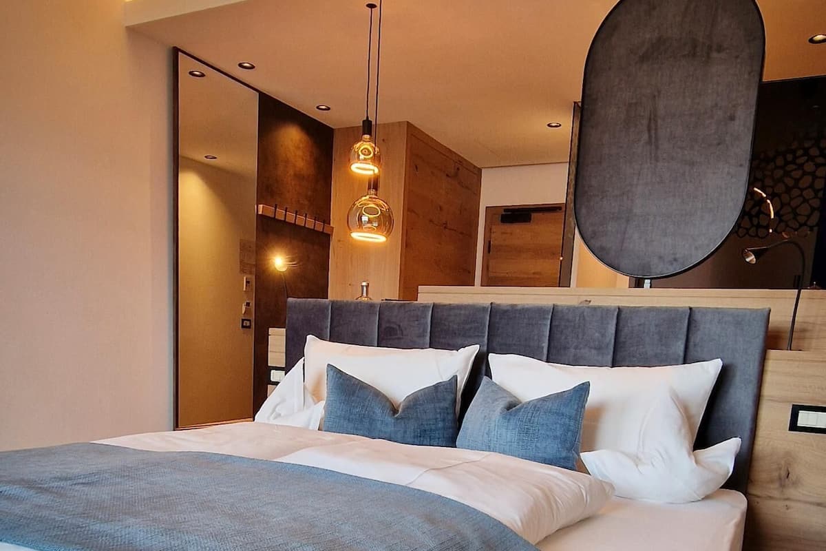 Double Room, Balcony, Garden View | Premium bedding, minibar, in-room safe, blackout drapes