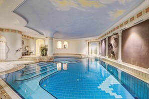 2 outdoor pools, pool umbrellas, sun loungers