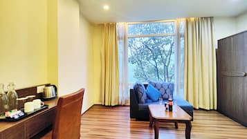 Executive Double Room, Hill View | Interior