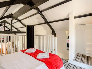 Travel cot, free WiFi, bed sheets - 2 Bed in Fordingbridge (oc-56823) (Woodgreen)