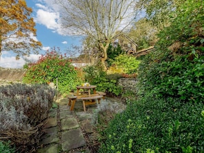 Outdoor dining - 2 Bed in Nr Ulverston (oc-lcc03) (Bouth)