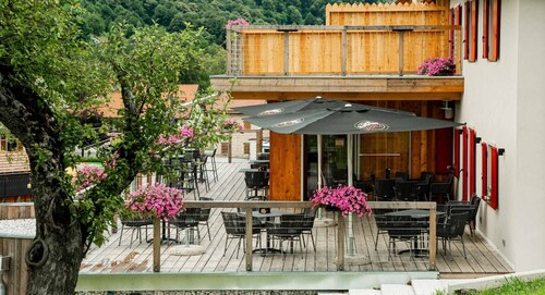 Room 3 - Gini: Mountain Retreat with Private Sauna and Wooden Interiors