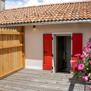 Exterior detail - Room 3 - Gini: Mountain Retreat with Private Sauna and Wooden Interiors (Valmorel)