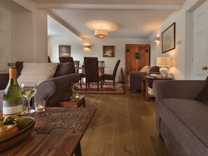 TV, fireplace - 4 Bed in Nr Hawkshead (oc-lcc33) (Near Sawrey)