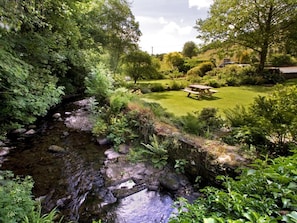 Property grounds - 2 Bed in Nr Kendal (oc-lcc35) (Crosthwaite)
