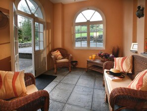 TV, fireplace - 2 Bed in Nr Kendal (oc-lcc35) (Crosthwaite)
