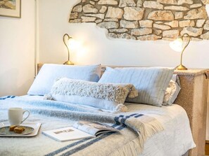 Berço de viagem, Wi-Fi de cortesia, roupa de cama