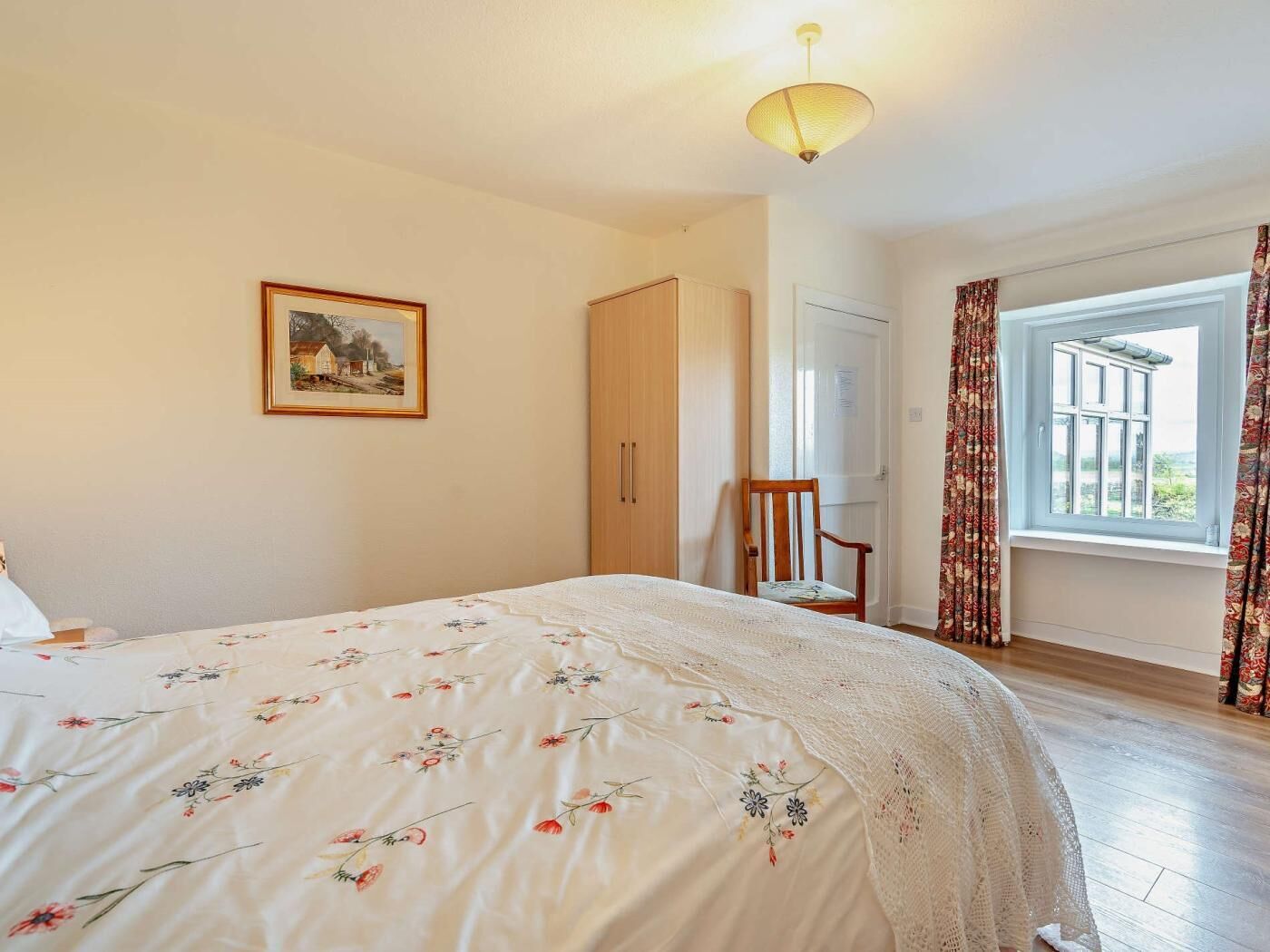 2 bedrooms, WiFi (free), bed sheets