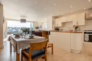 Oven, dishwasher, highchair, cookware/dishes/utensils - 3 Bed in Brixham (oc-57892) (Brixham)