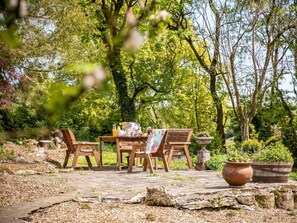 Outdoor dining - 4 Bed in Buxton (oc-57687) (Priestcliffe)