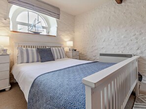 Iron/ironing board, free WiFi, bed sheets - 3 Bed in Bude (oc-57739) (Woodford)