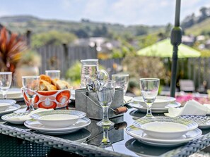 Outdoor dining - 4 Bed in Torpoint (oc-58602) (Millbrook)