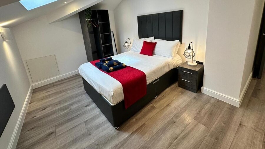 Dale Street Apartments by StaySavvy