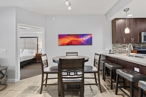 Apartment, 2 Schlafzimmer | Speisen