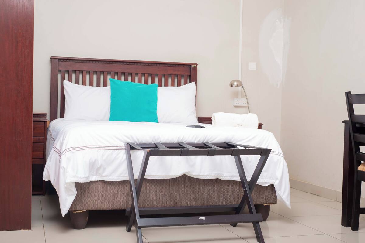 Habitación doble estándar | Escritorio, espacio para trabajar con laptop y wifi gratis