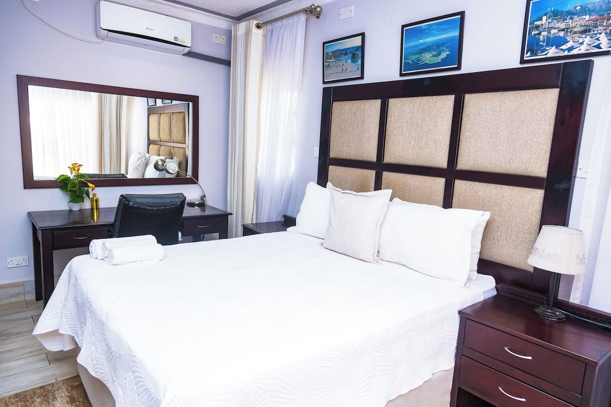 Habitación doble Deluxe | Escritorio, espacio para trabajar con laptop y wifi gratis