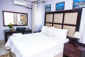 Deluxe Double Room - Palm Leaf Gardens (Kwekwe)