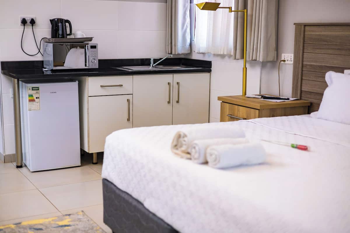 Habitación doble superior, vista al jardín | Escritorio, espacio para trabajar con laptop y wifi gratis